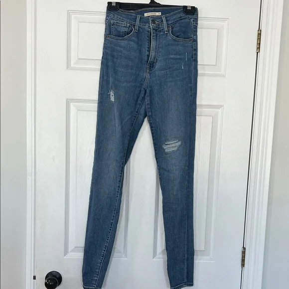 Levi's Classic Blue Skinny Jeans for Women - Picture 1 of 4